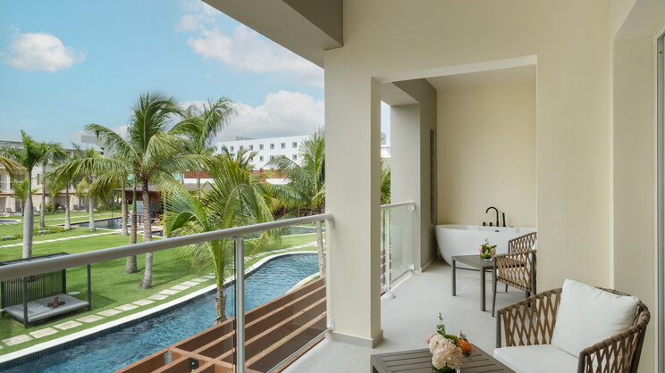 Preferred Club Premium Suite Garden View